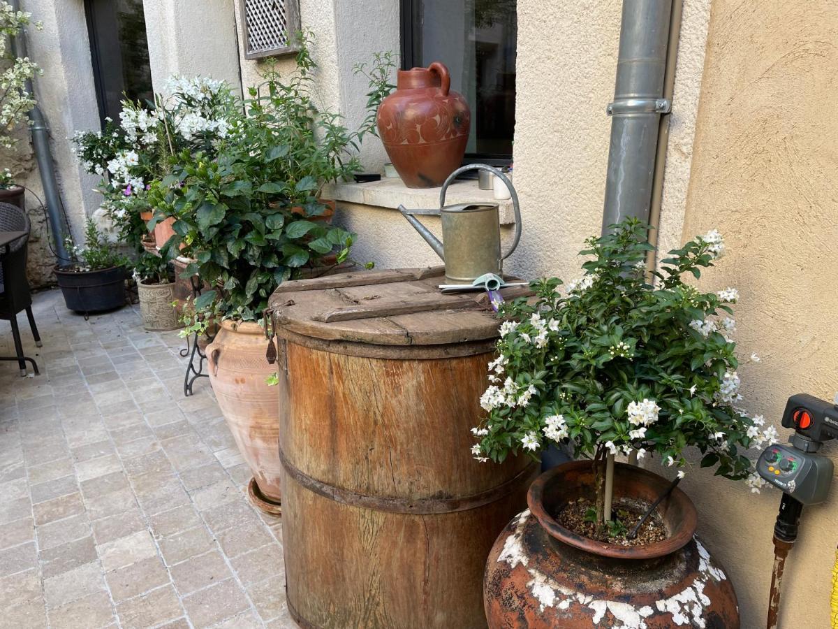 La Cour Carree Bed and Breakfast Rustrel Exteriör bild